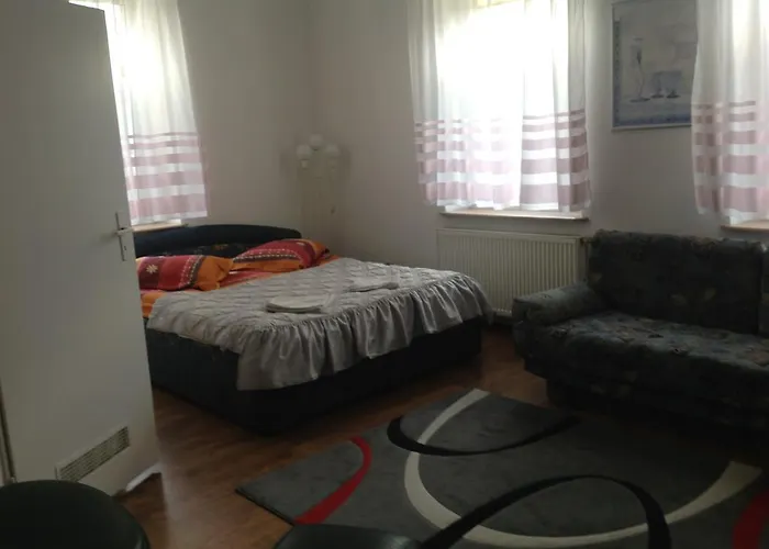 Pokoje Goscinne U Kuby Еленя-Гура